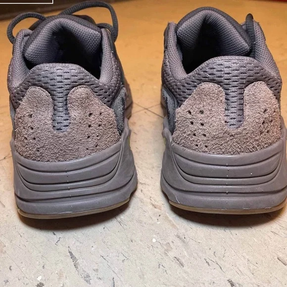 Yeezy boost 700 Mauve